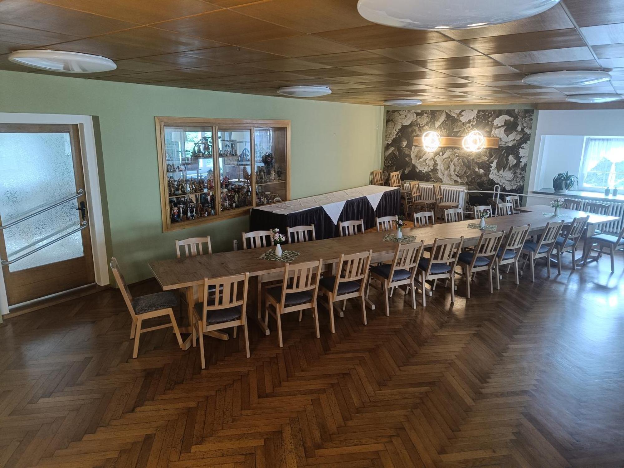 皇冠高级酒店 诺伊豪森 外观 照片